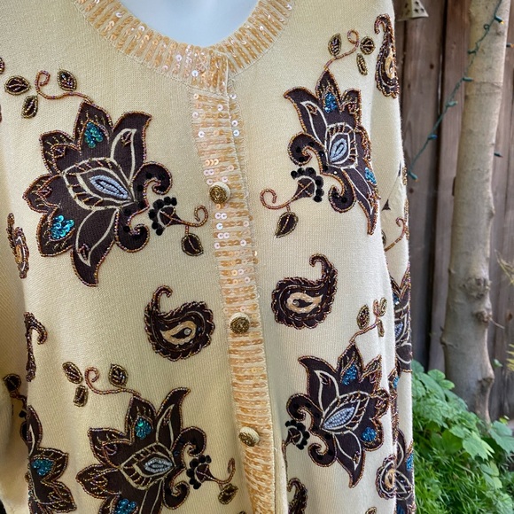 Heavily beaded cardigan sweater - Picture 4 of 11